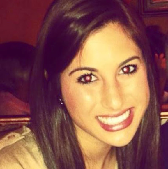 Profile Picture of Taylor Kornbluh (@taylorkornbluh) on Poshmark