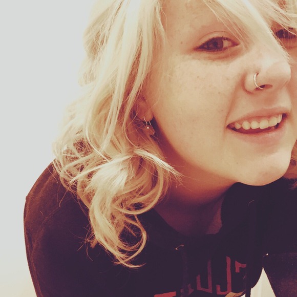 Profile Picture of Lacee Knapp (@laceerenee) on Poshmark