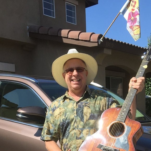 Profile Picture of Dennis Ott (@dennisott) on Poshmark