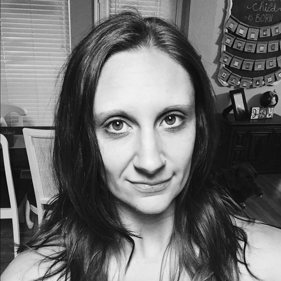 Profile Picture of Jo Brock (@jobrock1) on Poshmark