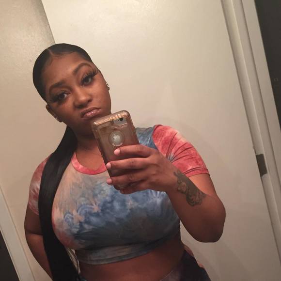 Profile Picture of A Lomax (@asreein) on Poshmark