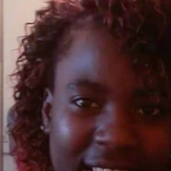 Profile Picture of Laraven Johnson (@hotmoma_23) on Poshmark