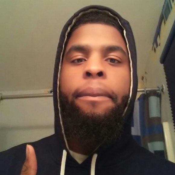 Profile Picture of Maurice Holley (@215reeceman) on Poshmark