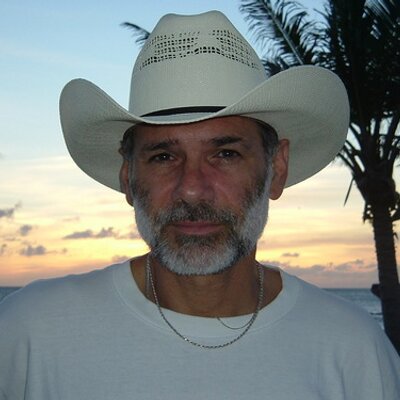 Profile Picture of Paul Goulet (@2smallpaul) on Twitter