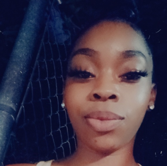 Profile Picture of Martika Worthy (@tink732) on Poshmark