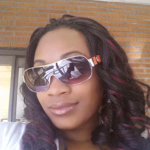 Profile Picture of Dianna Lambert (@dianna_lambert) on Poshmark