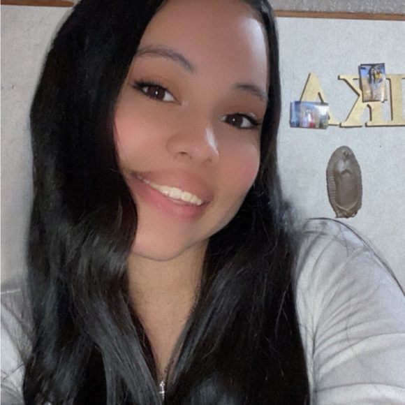Profile Picture of Erica Jimenez (@ericajimenez354) on Poshmark