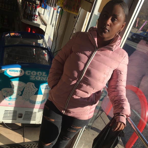 Cahlia Crutchfield - Poshmark Profile Picture of Cahlia Crutchfield (@bmorelikecalii) on Poshmark