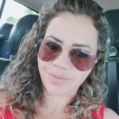 Profile Picture of Marina Rocha Camargo (@MarinaRochaCam1) on Twitter