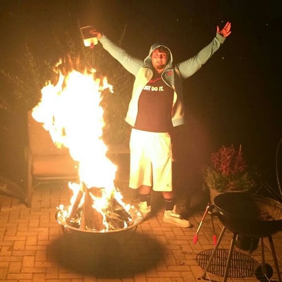 Tyler Barr - Poshmark Profile Picture of Tyler Barr (@tyleraaron64) on Poshmark