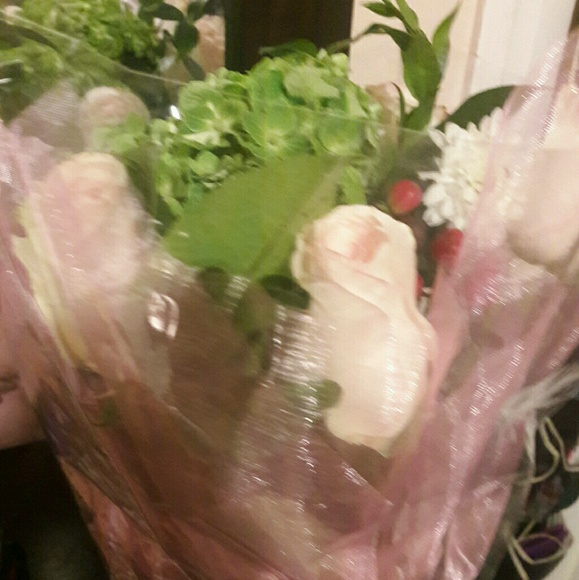 Profile Picture of Jess Jess (@jesssellsitems) on Poshmark