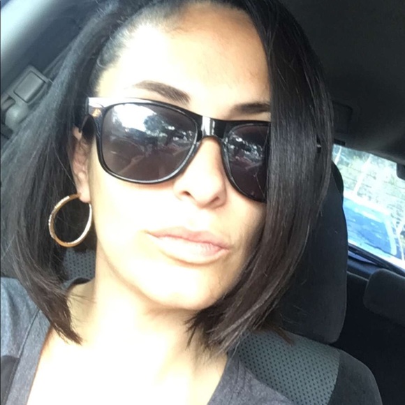 Profile Picture of Danielle Curcuru (@daniellendavid) on Poshmark