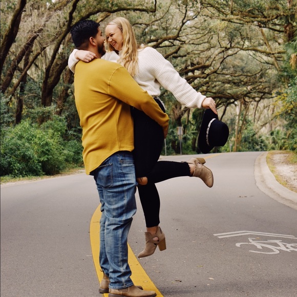 Profile Picture of Sophie Puszkiewicz (@spuszkiewicz) on Poshmark