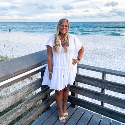 Profile Picture of Lo (@lorrin_ray) on Twitter