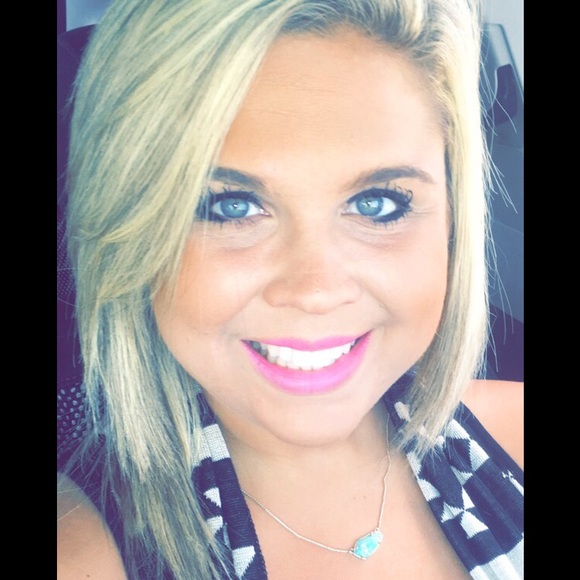 Profile Picture of Krista Shepard (@kristashepard) on Poshmark