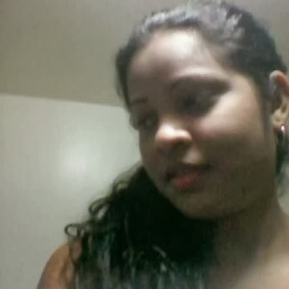 Profile Picture of Deokie Gobin (@yogeetagobin) on Poshmark