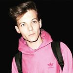 Profile Picture of Aroura T (@louis._.cheek._.bones) on Instagram