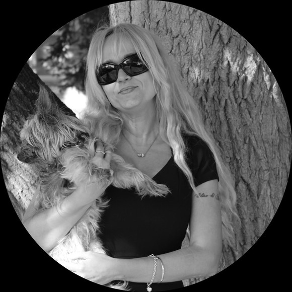 Profile Picture of Anila Haxhia (@ahaxhia) on Poshmark