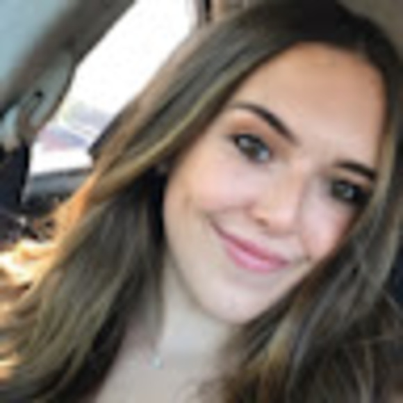 Profile Picture of Madison Goodart (@madison_goodart) on Poshmark