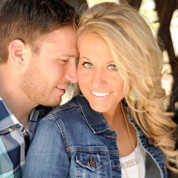 Profile Picture of Laura Strobach (@lstroba1) on Poshmark