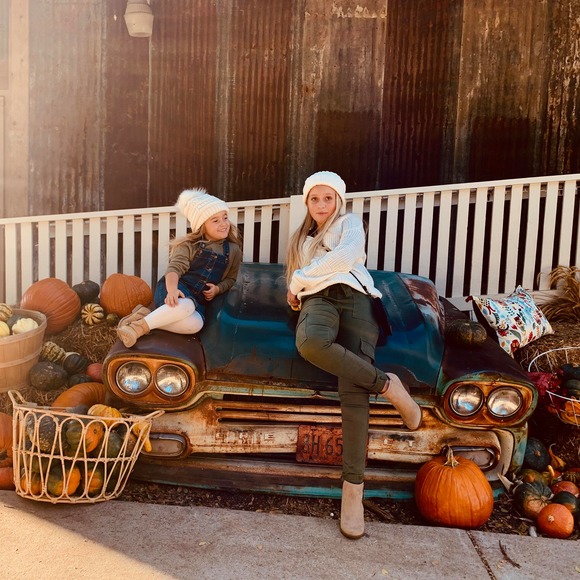 Profile Picture of Natasha Casey (@bartoncasey33) on Poshmark