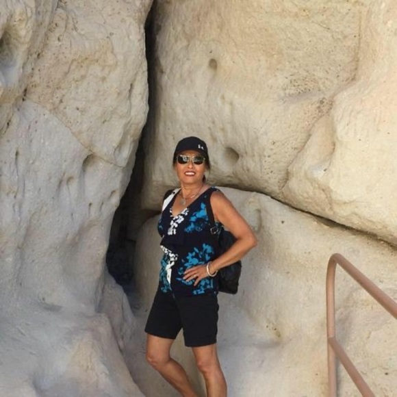 Profile Picture of Roxanne Farry (@roxyfarry) on Poshmark
