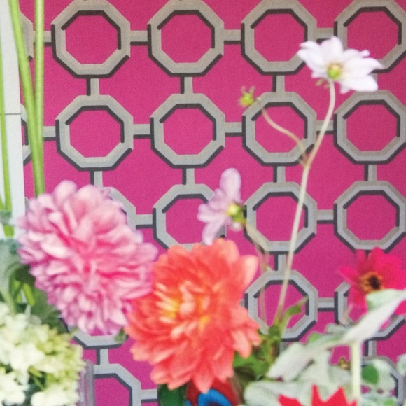 Profile Picture of Gina Repucci (@modernhart) on Poshmark