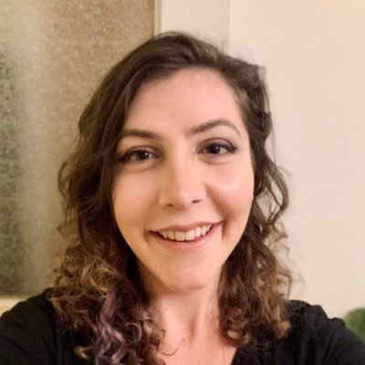 Profile Picture of Julia Merz (@thejuliamerz) on Twitter