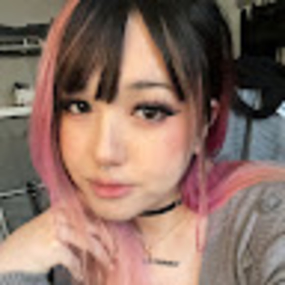 Profile Picture of Alex Cheung (@hernameisalex) on Poshmark