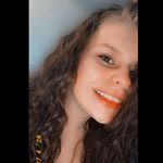 Profile Picture of 𝓓𝓮𝓮 𝓶𝓲𝓬𝓱𝓮𝓵𝓵𝓮/ 𝔻𝕒𝕣𝕝𝕖𝕟𝕖 𝔹𝕖𝕟𝕕𝕖𝕣 (@deemichelle04) on Instagram