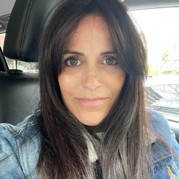 Profile Picture of Jessica Dowd (@jessed203) on Poshmark