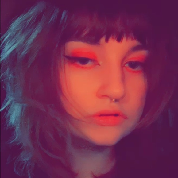 Profile Picture of Alex Mcnulty (@mintypuff) on Poshmark