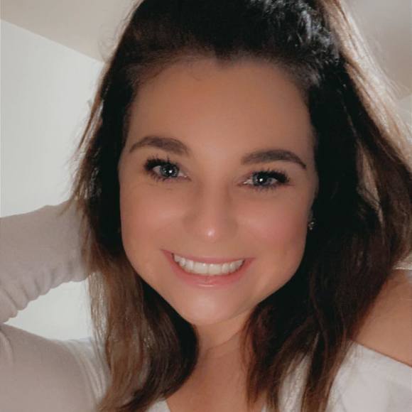 Profile Picture of Emily Sharkey (@emilysharkey633) on Poshmark