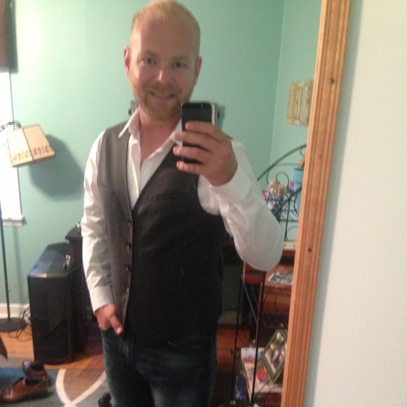 Profile Picture of Chris Meeks (@chrismeeks4) on Poshmark