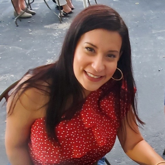 Profile Picture of Jessica Oliveras-yu (@jessyu916) on Poshmark