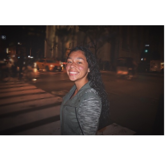 Profile Picture of Juliana Pinto (@julianaap) on Poshmark