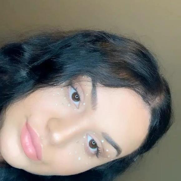 Profile Picture of Bela Papraniku (@isabelpapraniku) on Poshmark