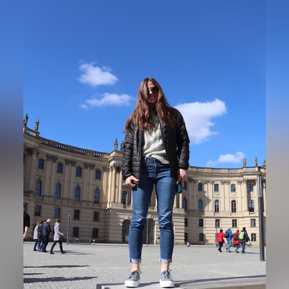 Profile Picture of Catherine Harter (@catharte2) on Poshmark