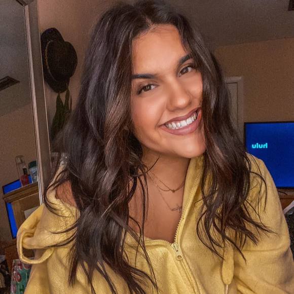 Profile Picture of Kyleigh Calvo (@kyleighbrinn) on Poshmark
