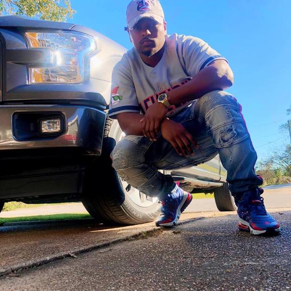 Kameron Smith - Poshmark Profile Picture of Kameron Smith (@kameronsmith395) on Poshmark