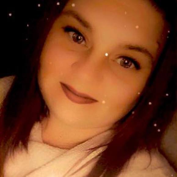 Profile Picture of Traci Prigmore (@rnbwlady) on Poshmark