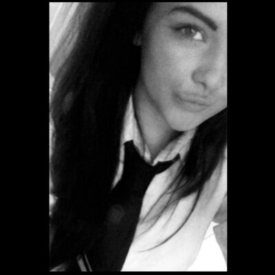 Profile Picture of Lucy Davey (@lucydaveyx) on Twitter