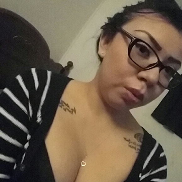 Profile Picture of Crystal Berumen (@emellis) on Poshmark