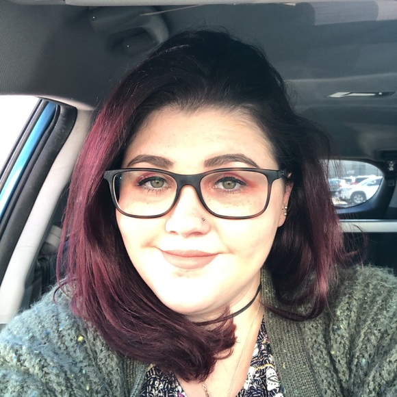 Profile Picture of Kaitlin Connors (@kconnors327) on Poshmark