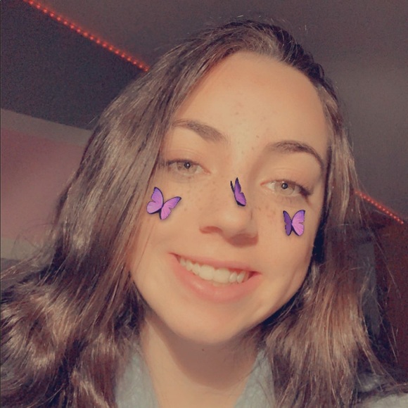 Profile Picture of Taylor Opper (@tayloropper) on Poshmark