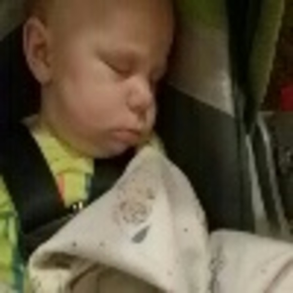 Profile Picture of Kristin Tuxhorn (@ktuxhie) on Poshmark