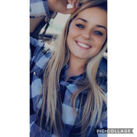 Profile Picture of Katelyn Gates (@katelynngates) on Poshmark
