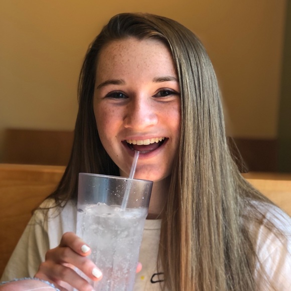 Profile Picture of Emma Rugh (@erugh1) on Poshmark