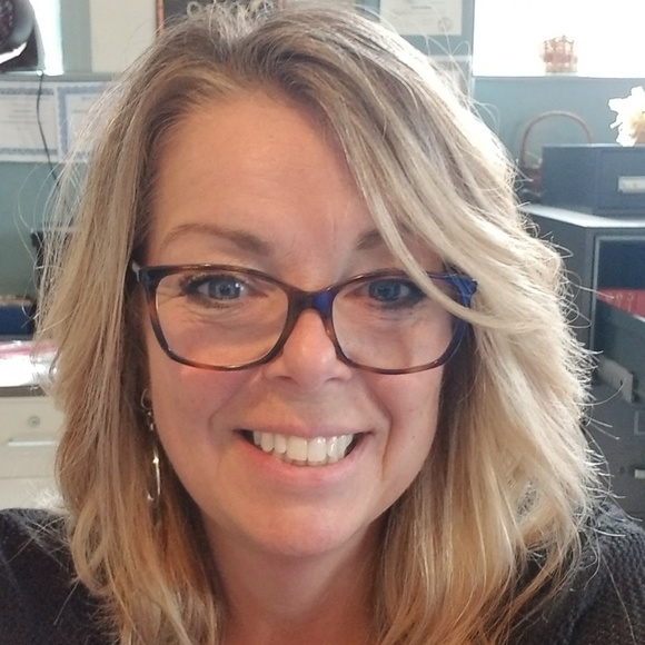 Profile Picture of Jane Barkie (@djbarkie) on Poshmark