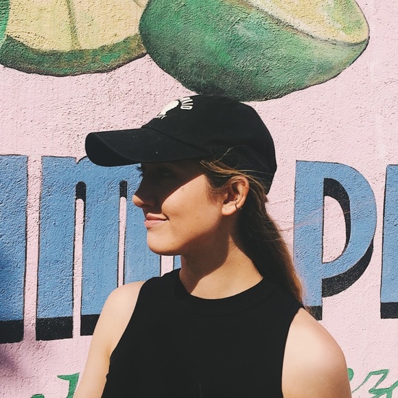 Profile Picture of Madison Neugebauer (@madneu) on Poshmark